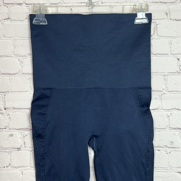 Mother Tucker Compression Capri Leggings - Picture 3 of 14